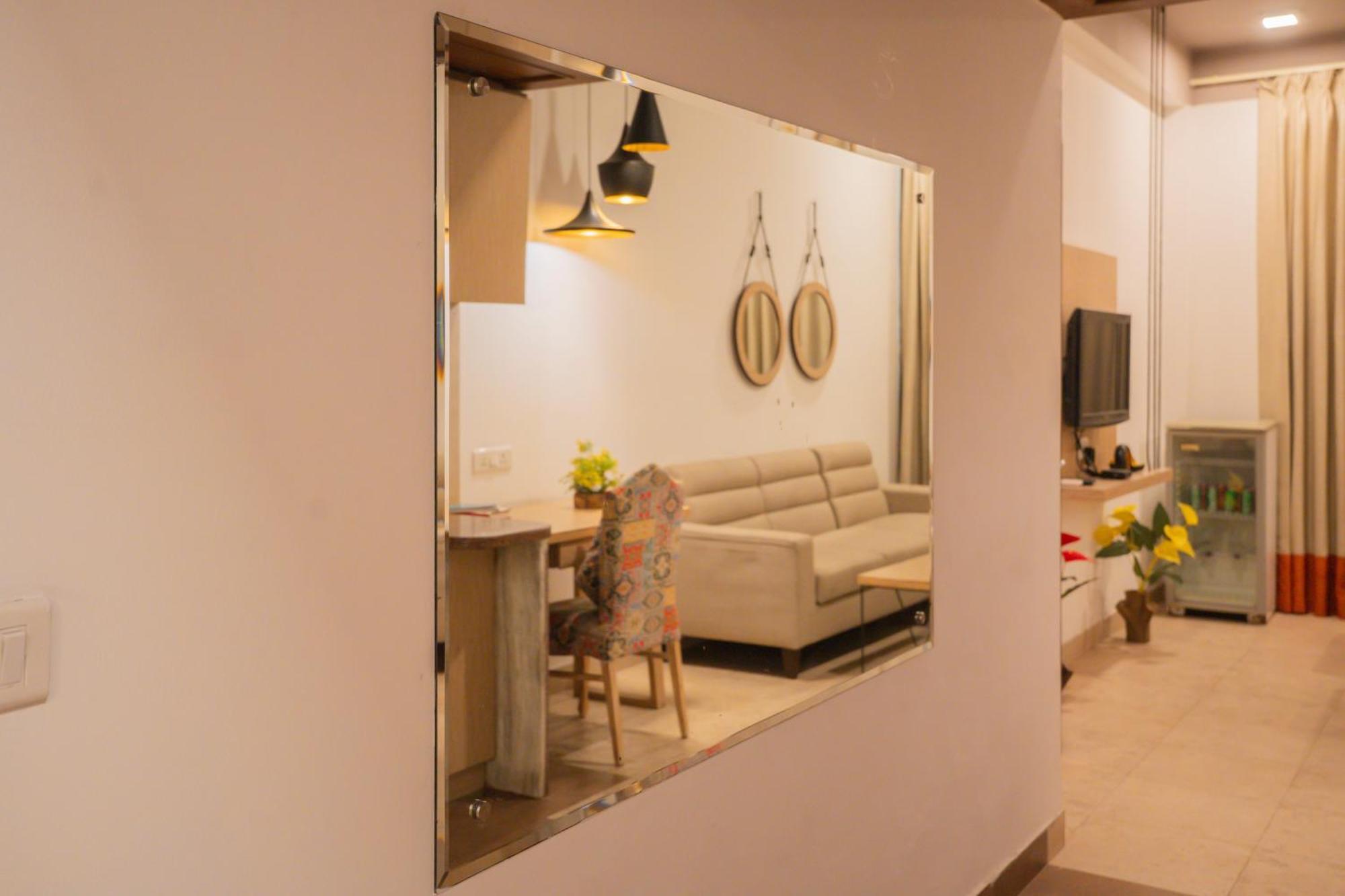 Ahuja Residency Parklane Hotel Gurgaon Luaran gambar