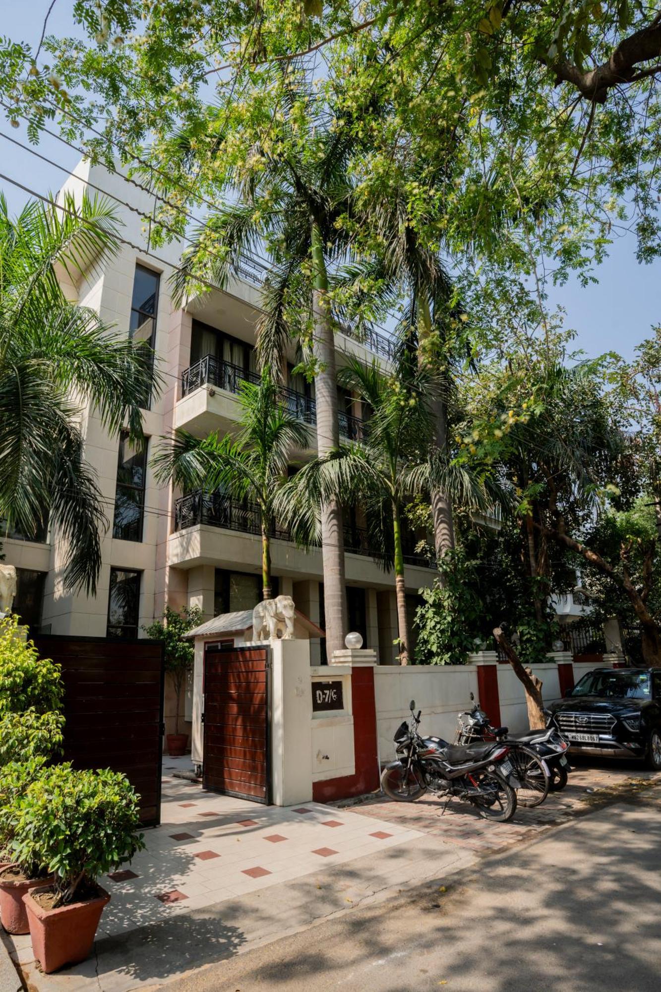 Ahuja Residency Parklane Hotel Gurgaon Luaran gambar