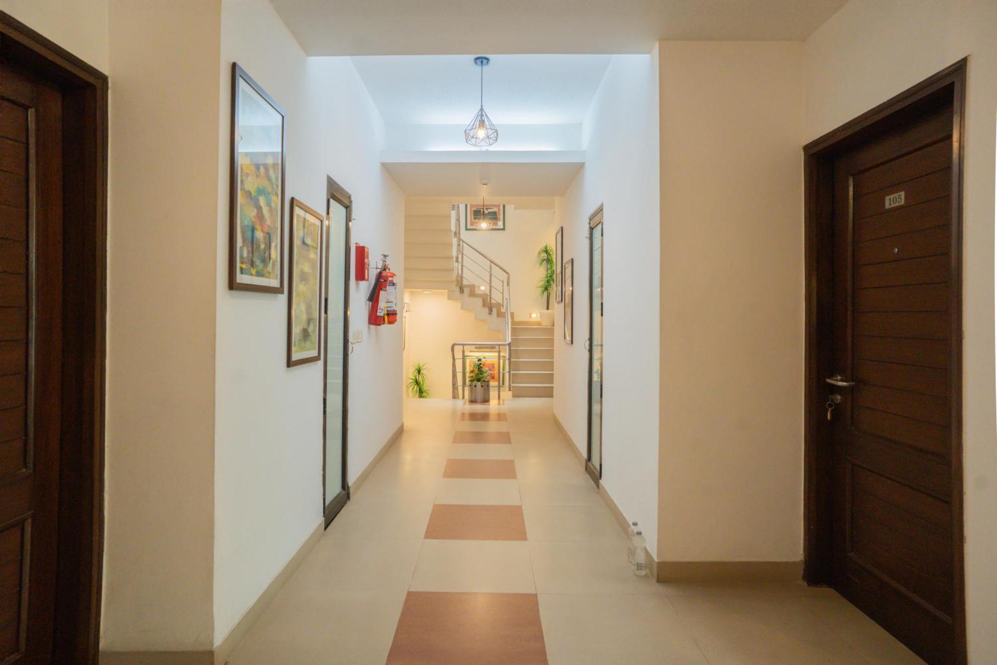 Ahuja Residency Parklane Hotel Gurgaon Luaran gambar