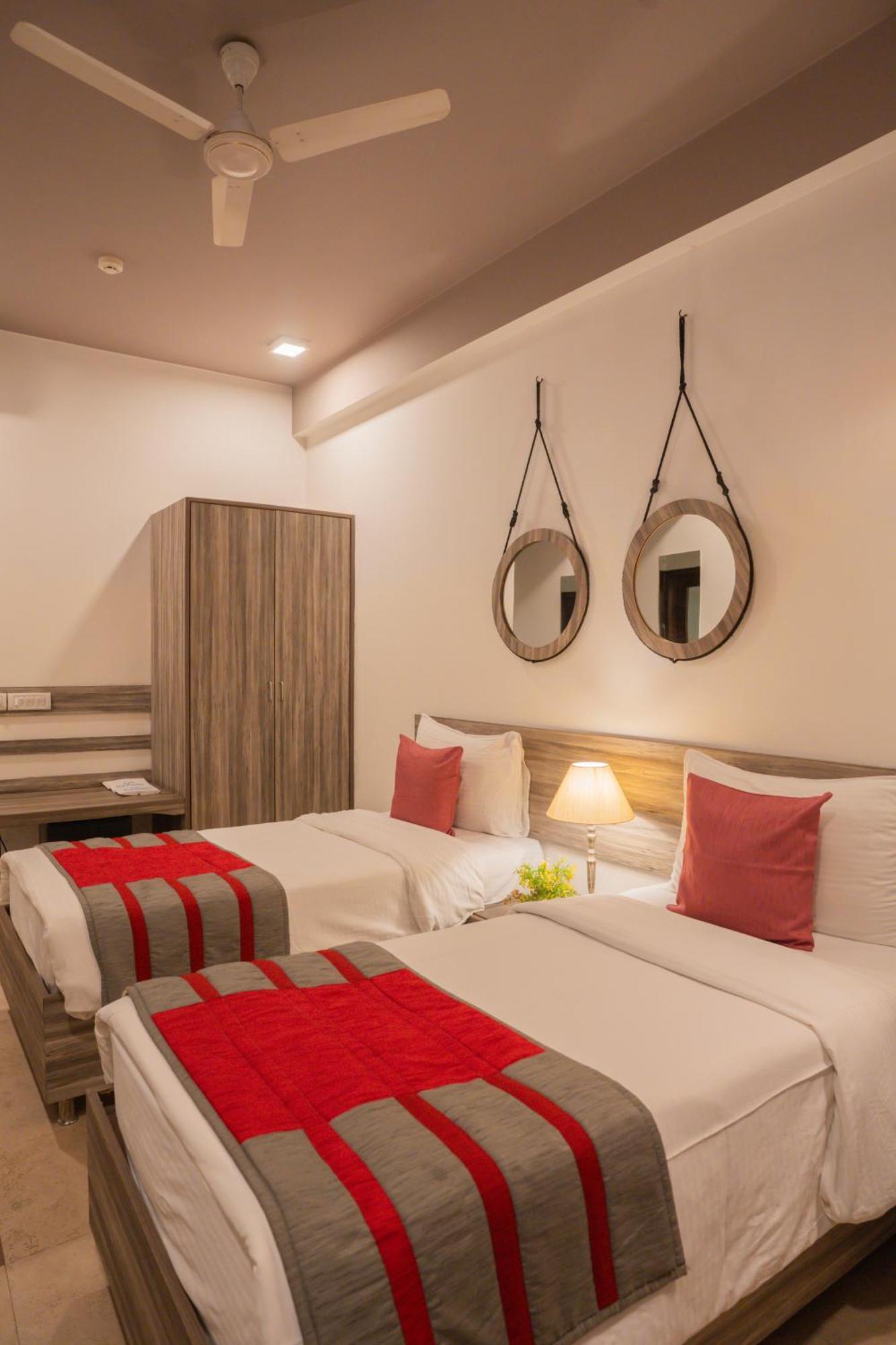 Ahuja Residency Parklane Hotel Gurgaon Luaran gambar