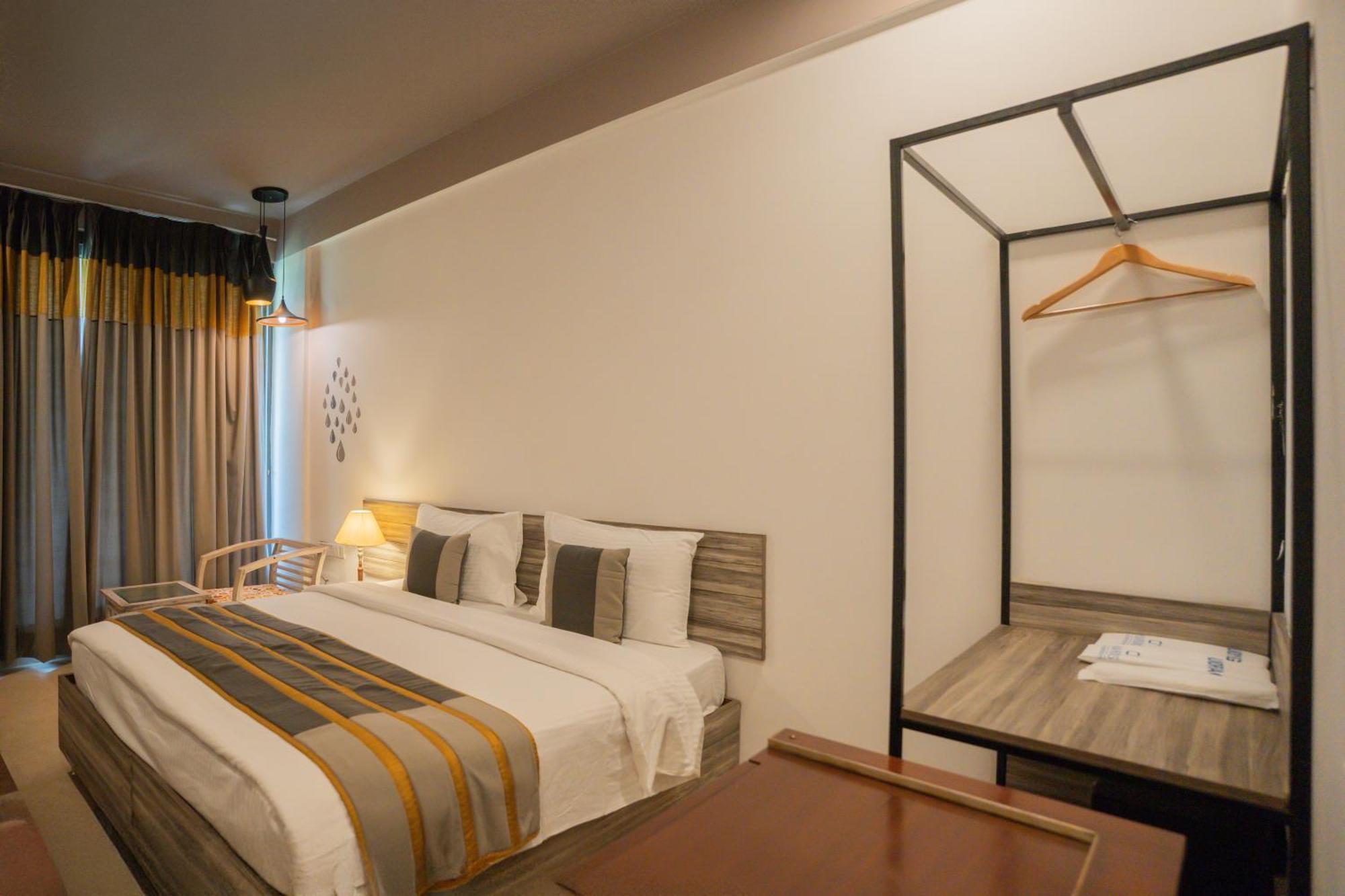 Ahuja Residency Parklane Hotel Gurgaon Luaran gambar